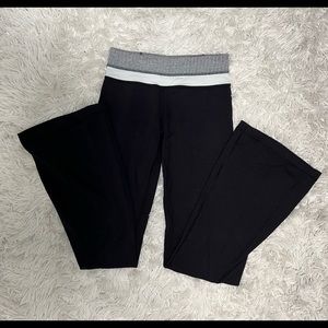 Lululemon bootcut leggings size 4